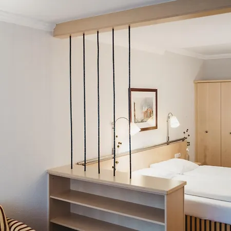 Hotell Royer 4*