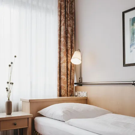 Hotell Royer 4*